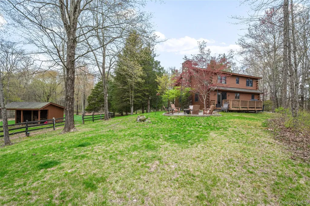 42 Browning Road Hyde Park NY 12538