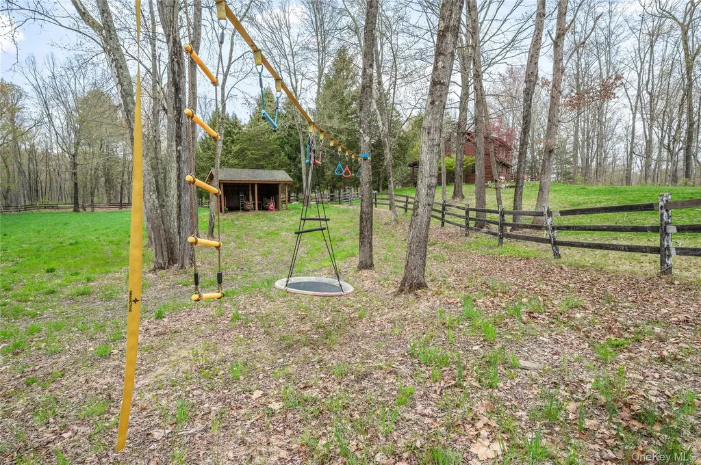 42 Browning Road Hyde Park NY 12538
