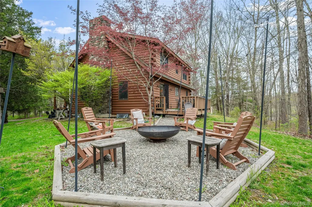 42 Browning Road Hyde Park NY 12538