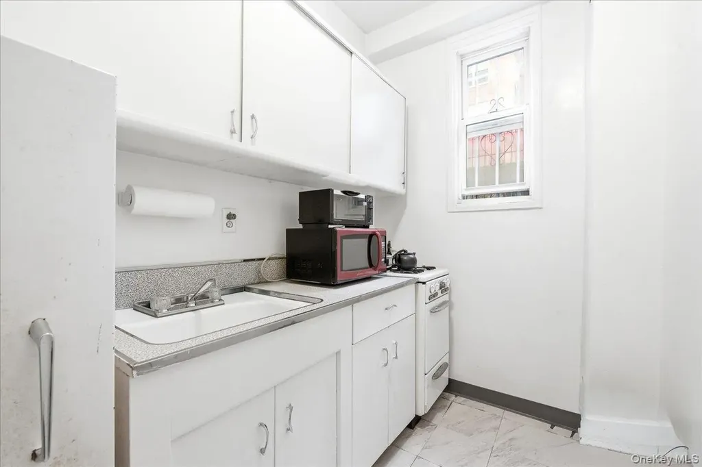 11050 71st Road Forest Hills NY 11375