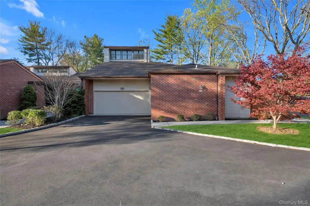 115 Eagles Crescent Manhasset NY 11030