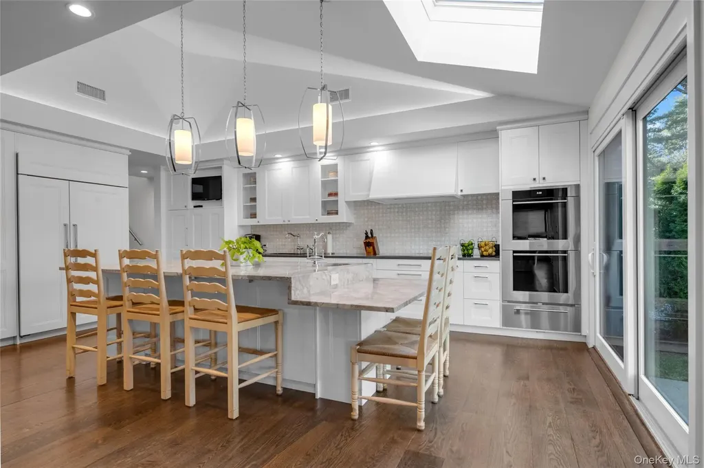 115 Eagles Crescent Manhasset NY 11030