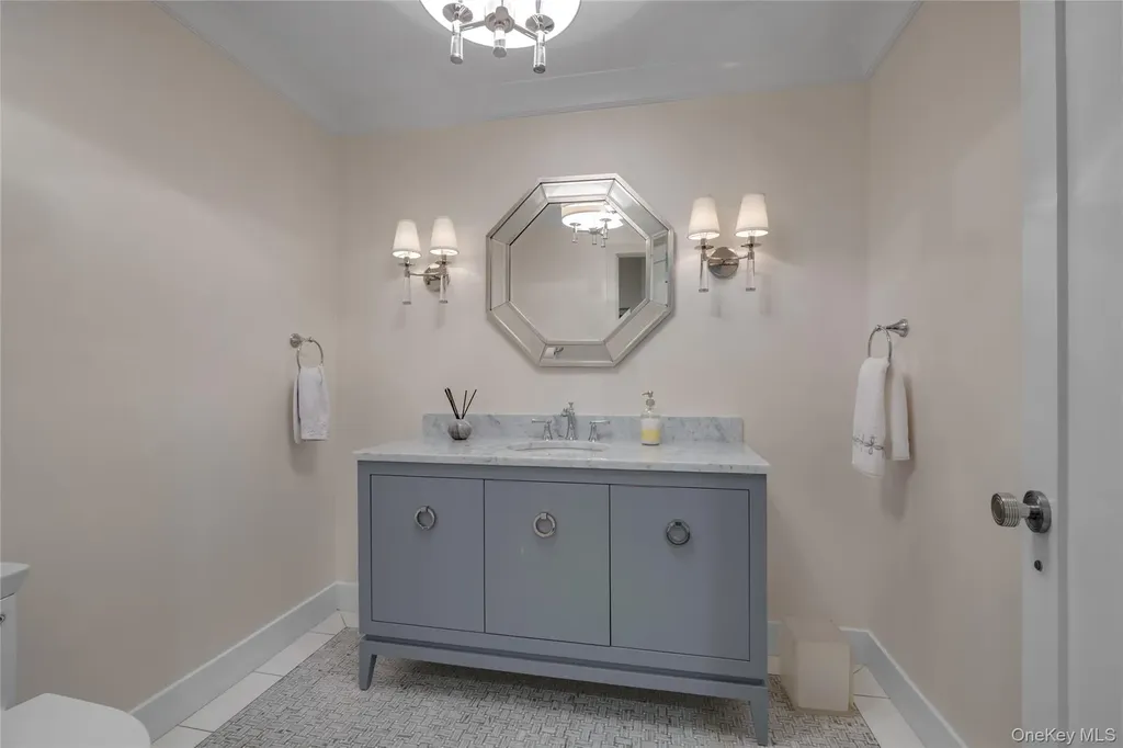 115 Eagles Crescent Manhasset NY 11030