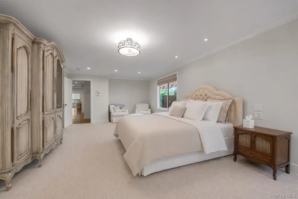 115 Eagles Crescent Manhasset NY 11030
