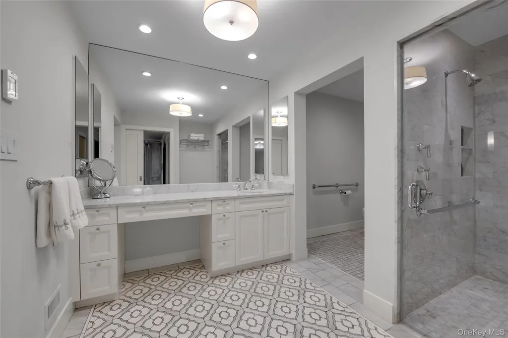 115 Eagles Crescent Manhasset NY 11030