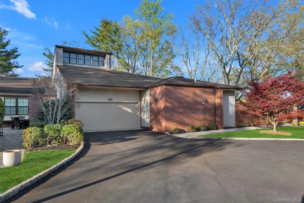 115 Eagles Crescent Manhasset NY 11030