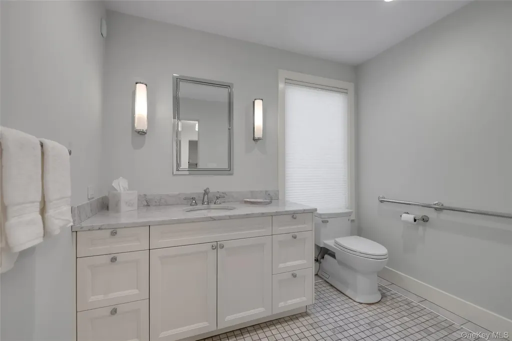 115 Eagles Crescent Manhasset NY 11030