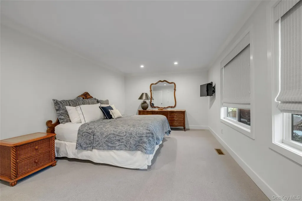 115 Eagles Crescent Manhasset NY 11030