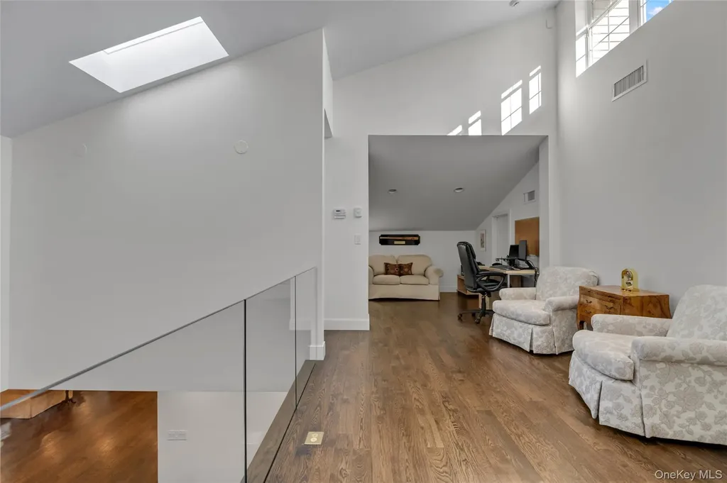 115 Eagles Crescent Manhasset NY 11030