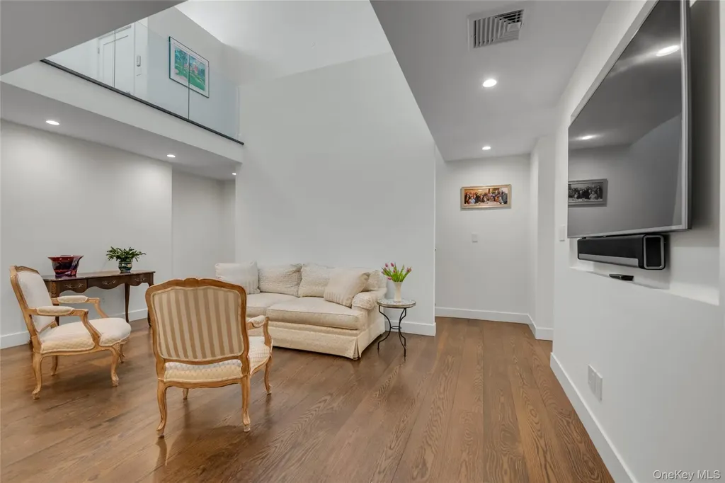 115 Eagles Crescent Manhasset NY 11030