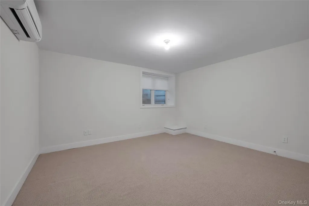 115 Eagles Crescent Manhasset NY 11030