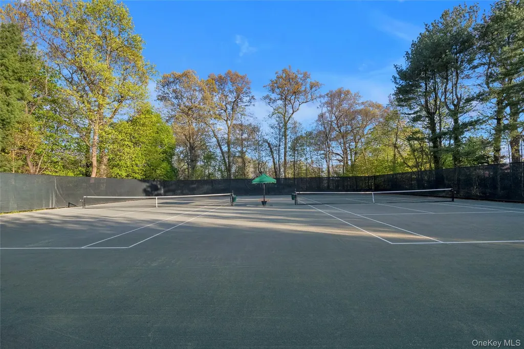 115 Eagles Crescent Manhasset NY 11030