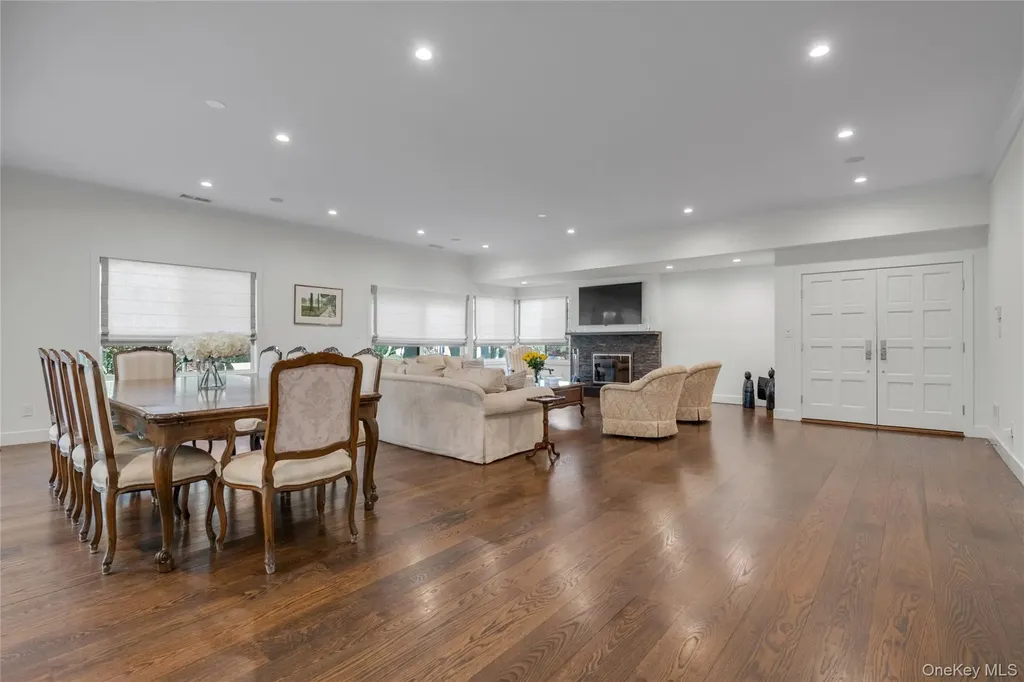 115 Eagles Crescent Manhasset NY 11030