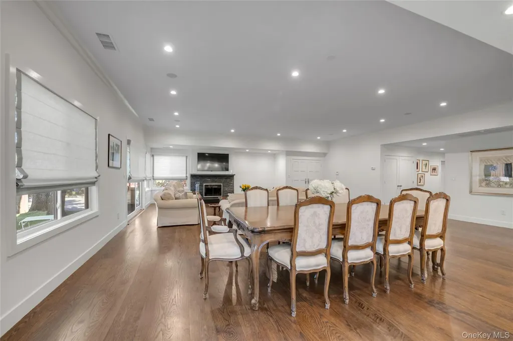115 Eagles Crescent Manhasset NY 11030