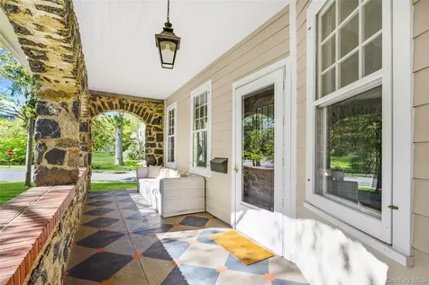 225 Rockingstone Avenue Larchmont NY 10538