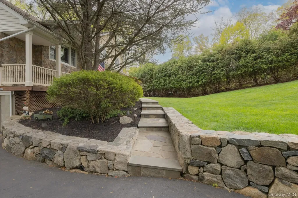 1 Alexa Court Pearl River NY 10965