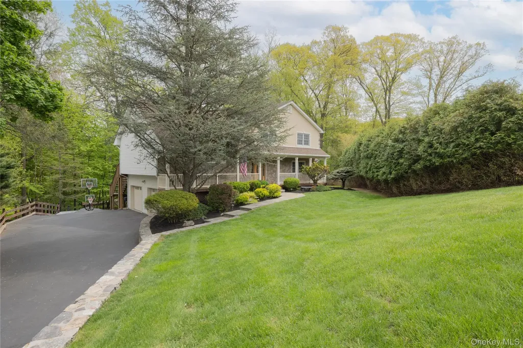 1 Alexa Court Pearl River NY 10965