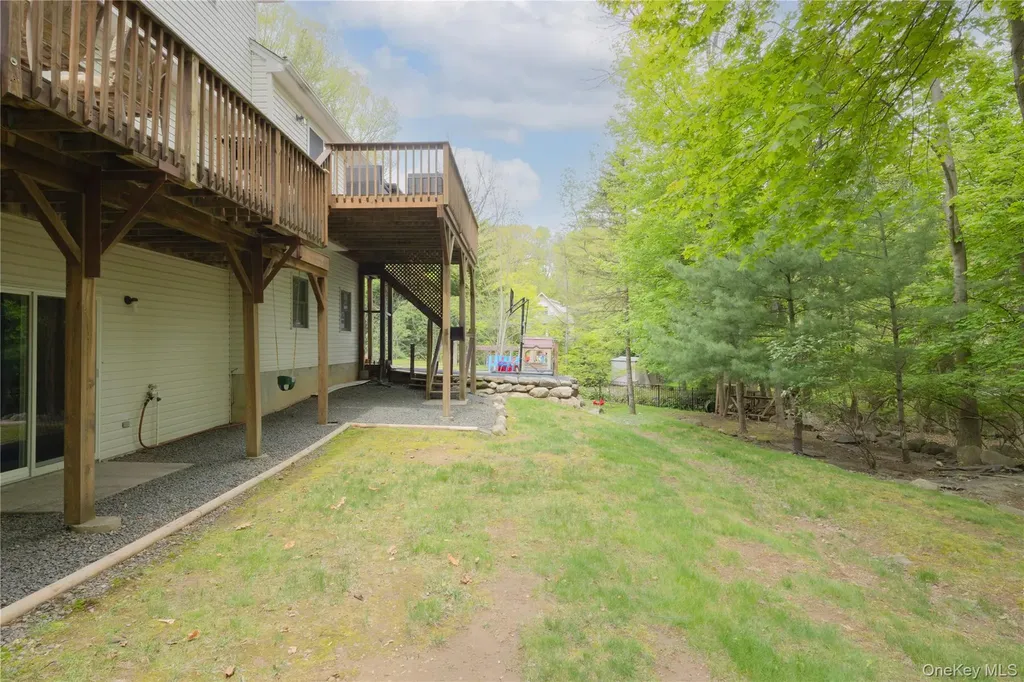 1 Alexa Court Pearl River NY 10965