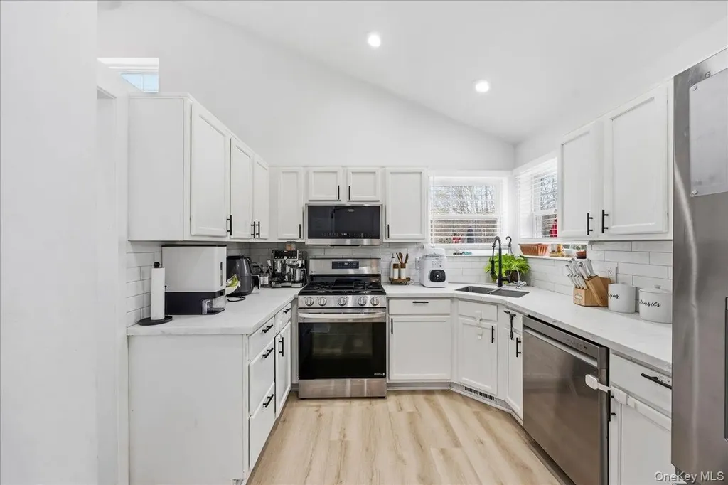 21 Reed Court Washingtonville NY 10992