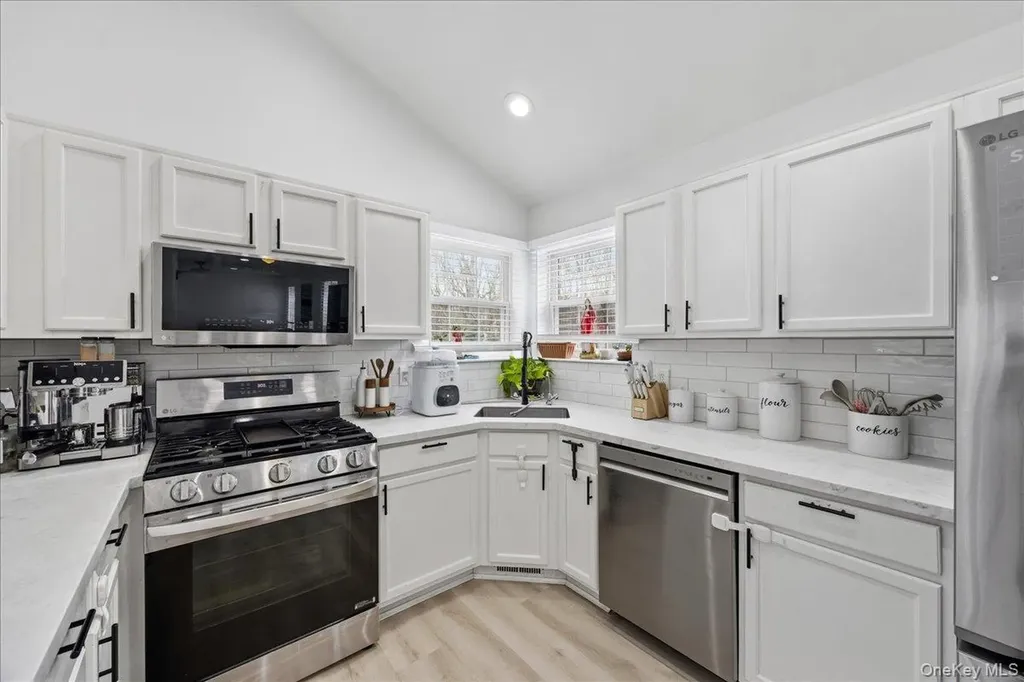 21 Reed Court Washingtonville NY 10992
