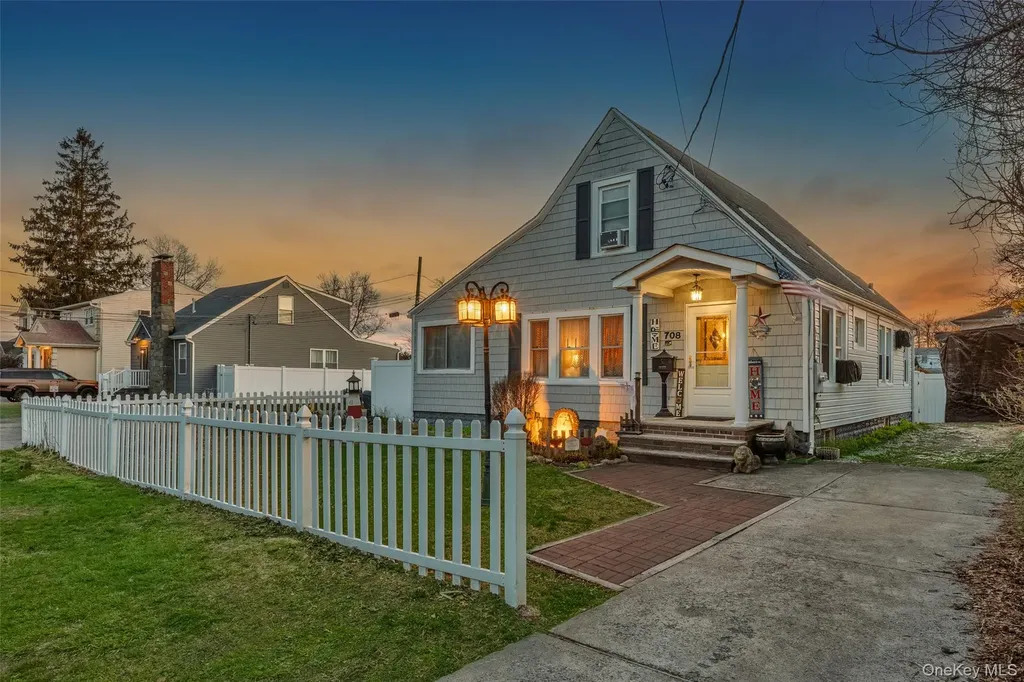 708 Prospect Place Bellmore NY 11710
