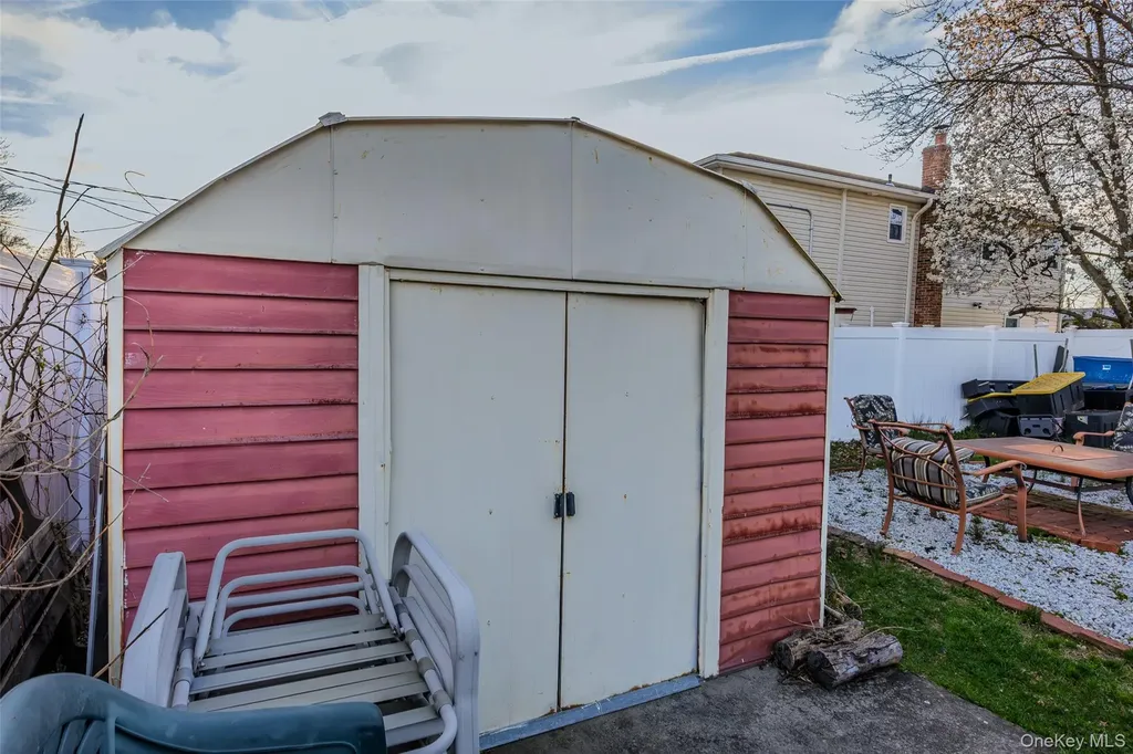 708 Prospect Place Bellmore NY 11710