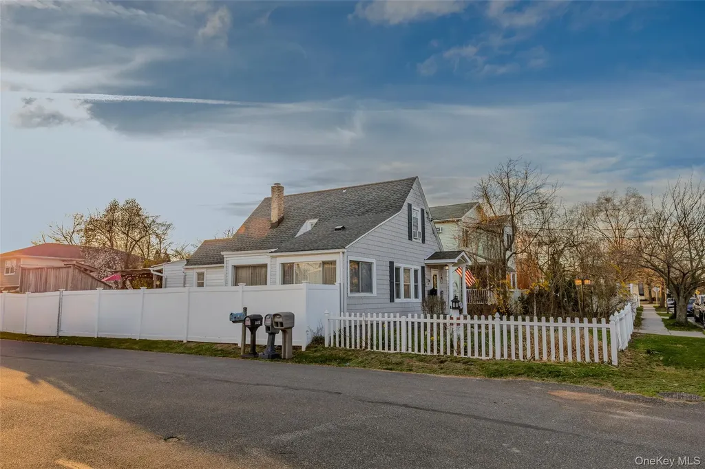 708 Prospect Place Bellmore NY 11710
