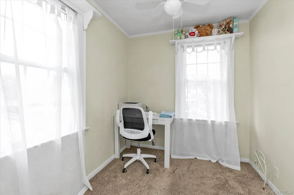 52 Syracuse Street Williston Park NY 11596