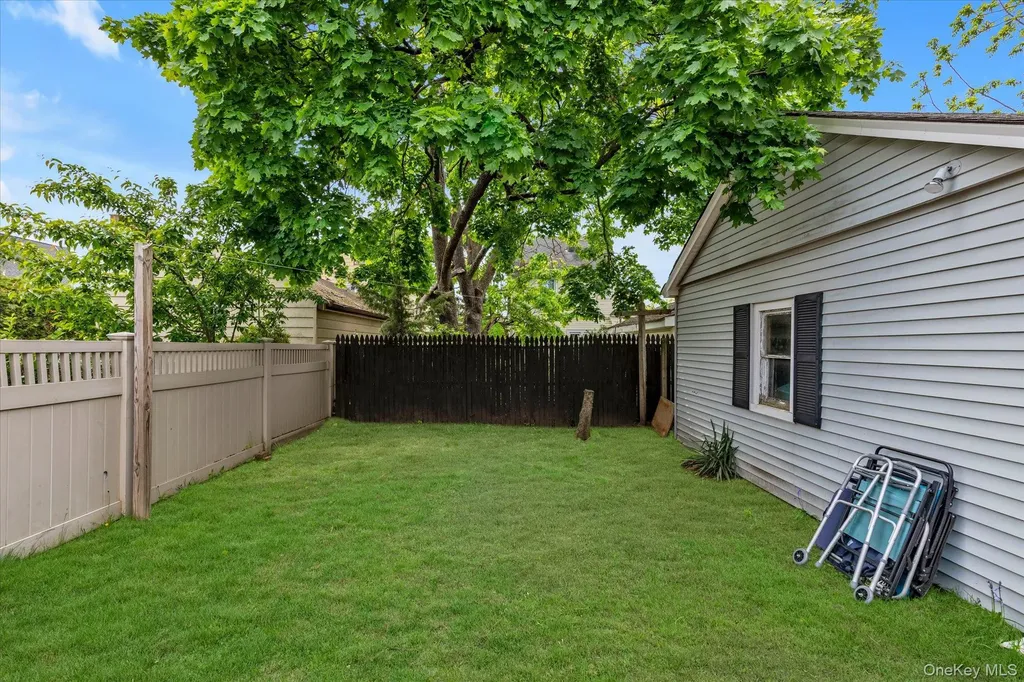 52 Syracuse Street Williston Park NY 11596