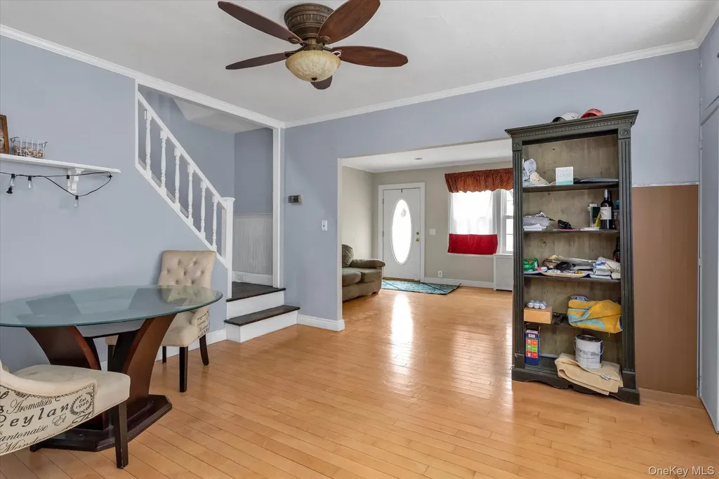 52 Syracuse Street Williston Park NY 11596
