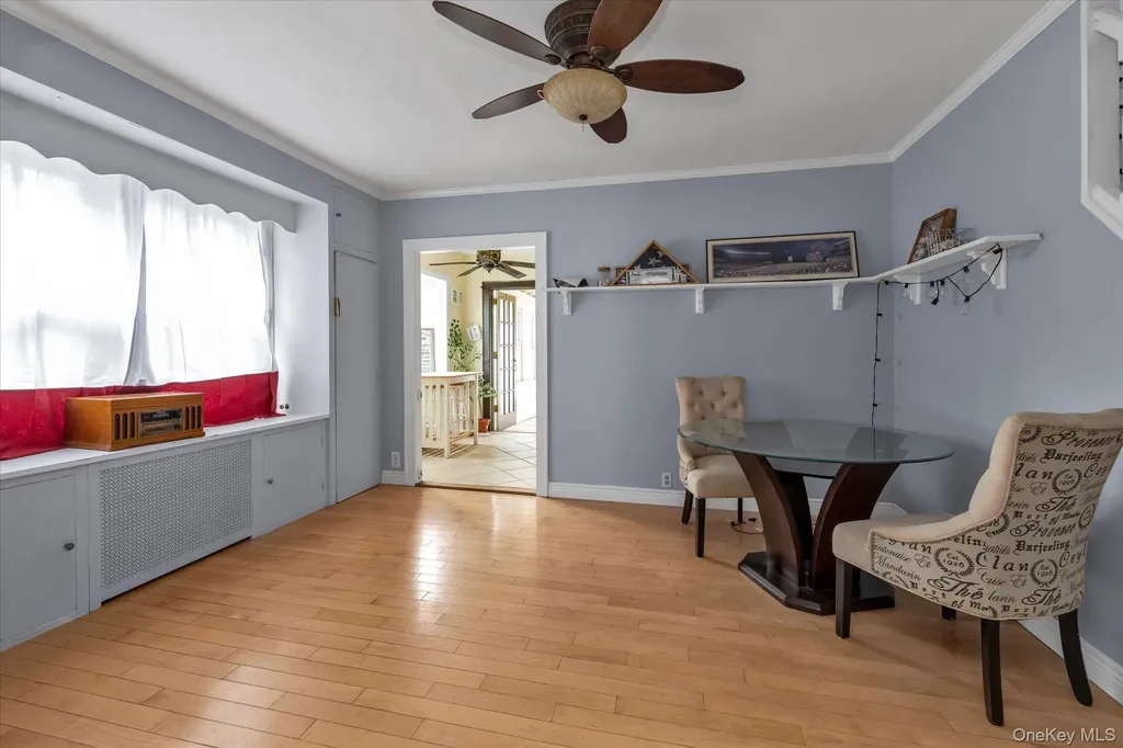 52 Syracuse Street Williston Park NY 11596