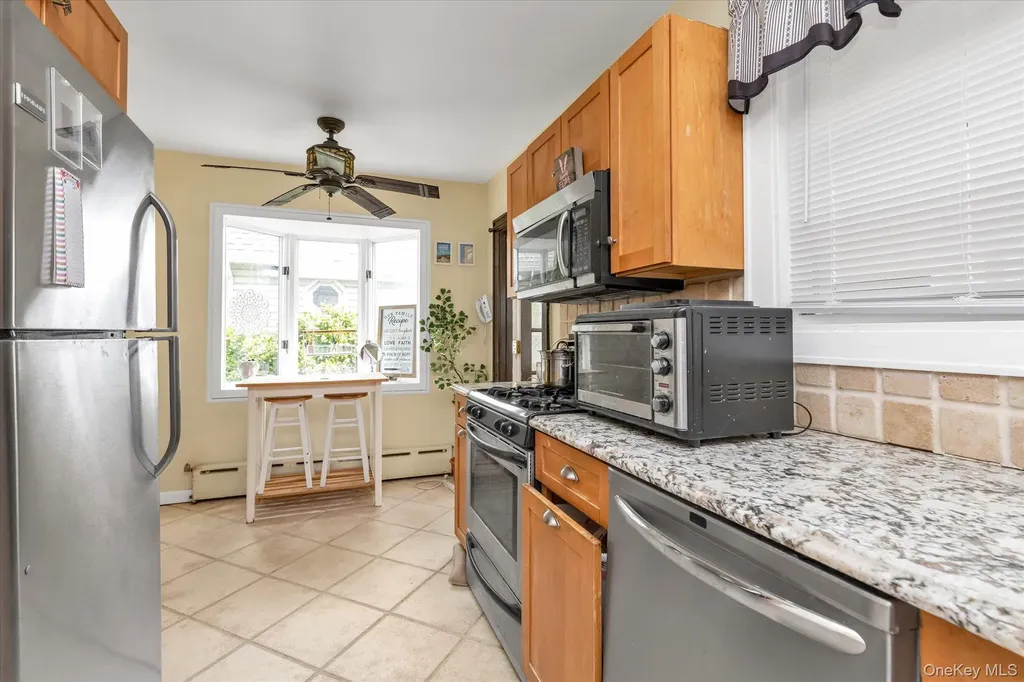 52 Syracuse Street Williston Park NY 11596