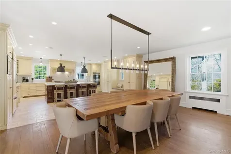 395 W Neck Road Lloyd Harbor NY 11743