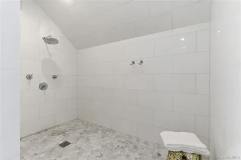 395 W Neck Road Lloyd Harbor NY 11743