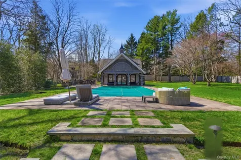 395 W Neck Road Lloyd Harbor NY 11743