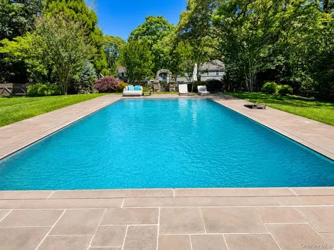 395 W Neck Road Lloyd Harbor NY 11743