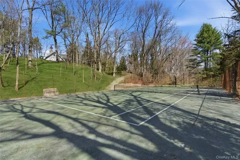 395 W Neck Road Lloyd Harbor NY 11743