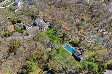 395 W Neck Road Lloyd Harbor NY 11743