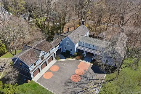 395 W Neck Road Lloyd Harbor NY 11743