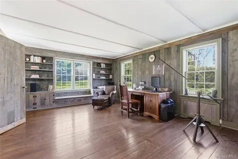 395 W Neck Road Lloyd Harbor NY 11743