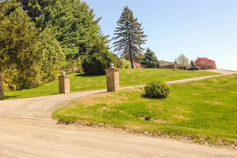 68-78 Ridge Road Clinton Corners NY 12514