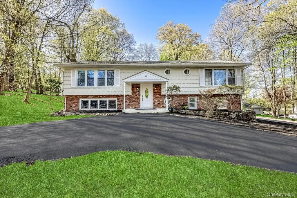 129 E Willow Tree Road Spring Valley NY 10977