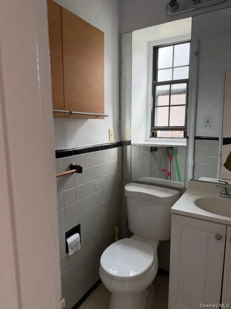 144-15 78th Road Flushing NY 11367