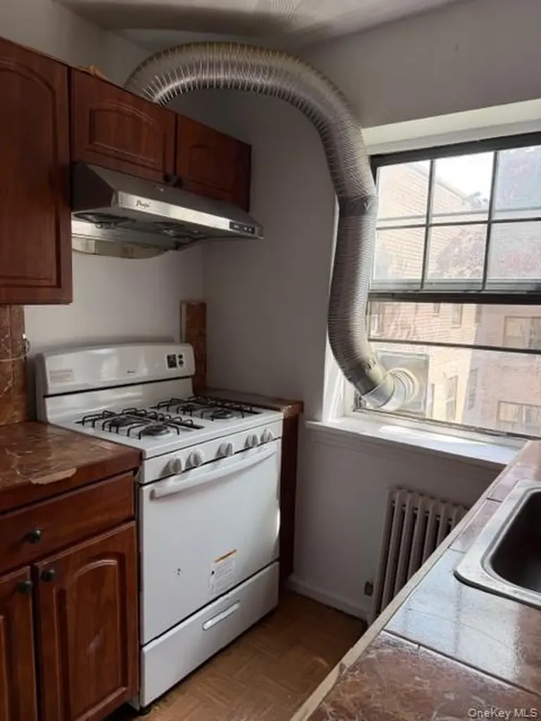 144-15 78th Road Flushing NY 11367