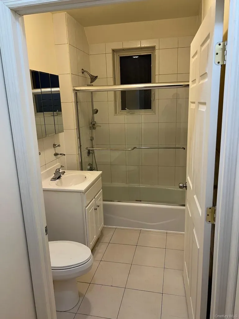 217 Graff Avenue Bronx NY 10465