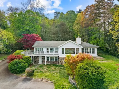 355 E Shore Road Great Neck NY 11023