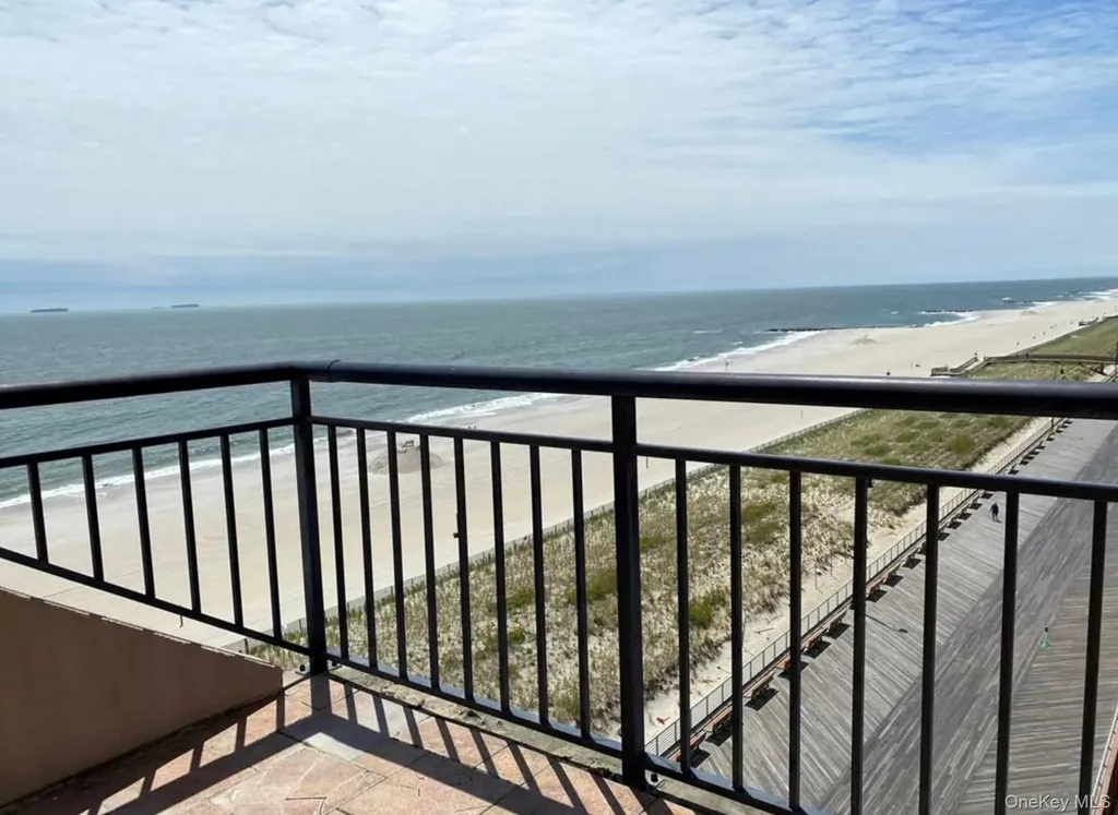 100 W Broadway Long Beach NY 11561