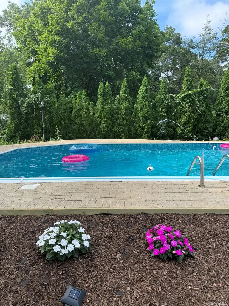 37 Cedar Avenue Coram NY 11727