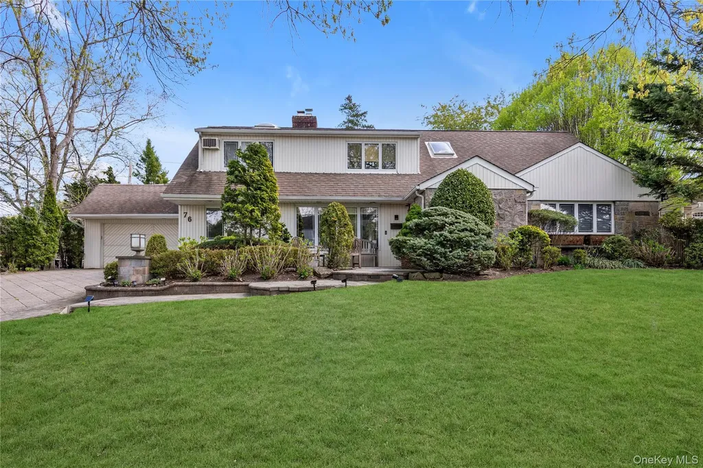 76 Parkview Drive Searingtown NY 11507