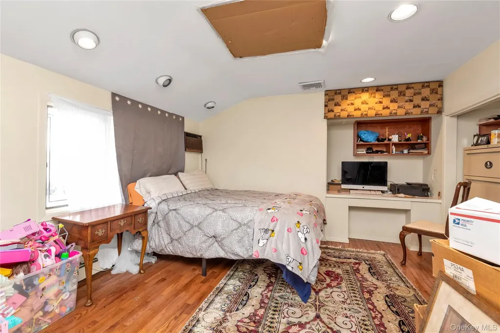 76 Parkview Drive Searingtown NY 11507
